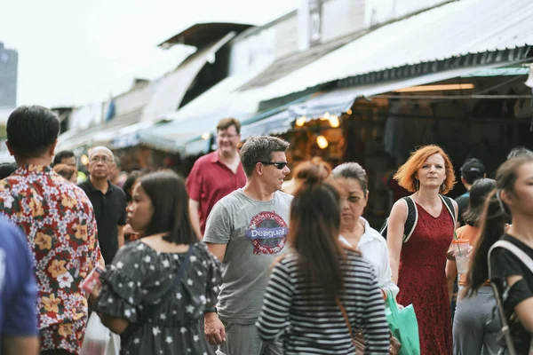 Τσατουχακ Μπανγκόκ Ταϊλάνδη Δεκεμβρίου 2018 Αγνώστων Ανθρώπους Που Περπατούν Στην — Φωτογραφία Αρχείου