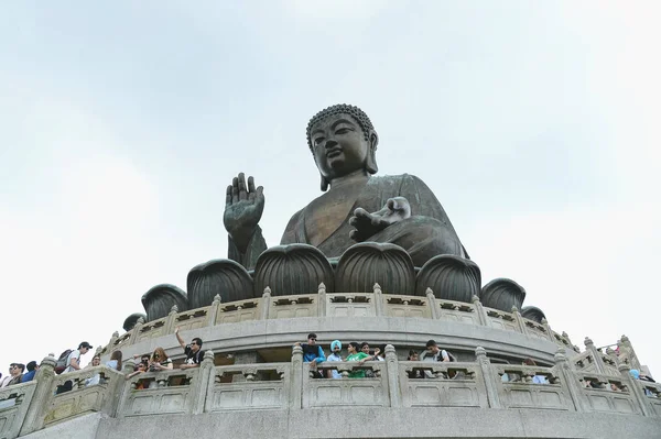 Statuia lui Tian Tan Buddha la Mănăstirea Po Lin — Fotografie, imagine de stoc