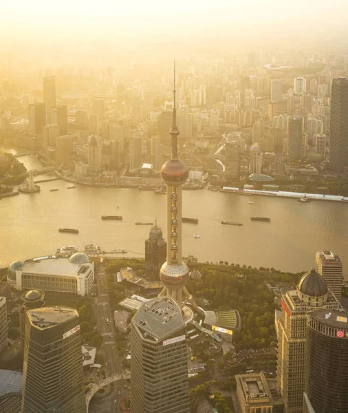 Shanghai skyline and Huangpu river — Stock Photo, Image