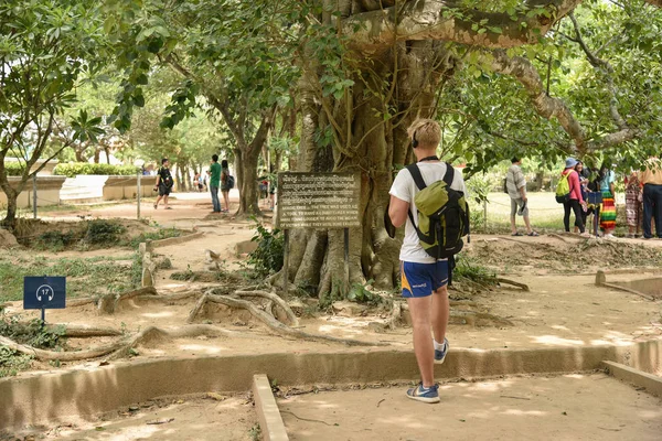 Visita turística Choeung Ek Killing Field — Fotografia de Stock