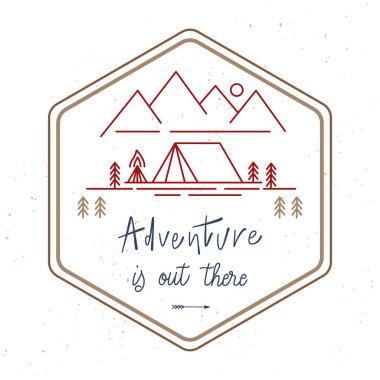 Macera, soyut suluboya sıçratmalarla dolu el yazmaları. Rozet ve etiket. Orman kamp konsepti.