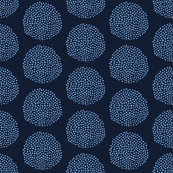 Indigo bleu motif de cercle de graines dessiné à la main. Répétition abstraite arrière-plan spotty. Pois texturés irréguliers organiques. Textiles de conception de surface teints minimalistes, partout imprimer. Échantillon vectoriel sans couture — Image vectorielle