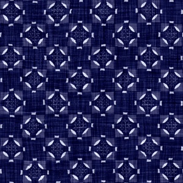 Zökkenőmentes indigó geometrikus textúra. Kék szőtt boro pamut festett hatású háttér. Japán megismétli batik ellenállni minta. Zaklatott használt vászonnyakkendő festék fehérítő. Ázsiai fúziós allover kimonó textil nyomat — Stock Fotó