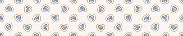 Seamless ornate medallion border pattern in french cream linen shabby chic style. Hand drawn floral damask bordure. Old white blue background. Interior home decor edging. Ornate flourish ribbon trim — Stock Vector