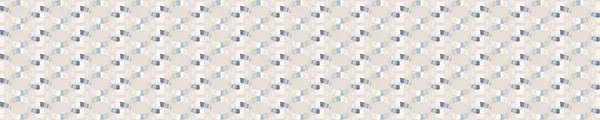Sömlös geometrisk korsning rutnät gräns mönster i fransk blå linne shabby chic stil. Handritad textur. Ljusneutral blå bakgrund. Interiör mjuk inredning inredning banner. Modernt band trim — Stock vektor