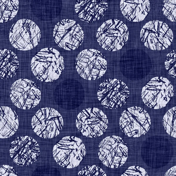 Naadloze indigo polka dot textuur. Blauw geweven boro katoen geverfd effect achtergrond. Japanse herhaal batik weerstandspatroon. Gekwetste gestippelde kleurstofvlek. Aziatisch over kimono textiel. Bedrukte weefsels — Stockfoto