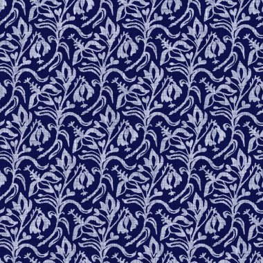 İndigo mavisi çiçek bloğu boyanmış keten desenli arka plan. Kusursuz örülmüş Japonlar batik kumaş örneklerini tekrarlıyorlar. Çiçeksel organik bulanık blok izleri tekstilin her yerinde.