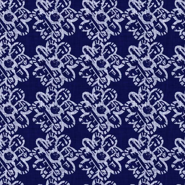 Індиго-блакитний квітковий блок друку дамаського пофарбованого тла лляної текстури. Безшовний тканий японський годинник з повторюваним візерунком батика. Квітковий органічний складний блок друку по всьому текстилю . — стокове фото