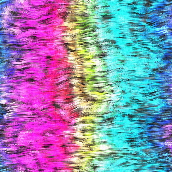 Borroso arco iris acuarela tejido lino textura fondo. Grunge angustiado corbata tinte melange patrón sin costura. Efecto de tejido abigarrado brillante ombre glitch en toda la impresión. — Foto de Stock