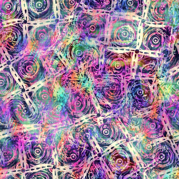 Unscharfe Regenbogen Glitch künstlerische Collage Textur Hintergrund. Unregelmäßig blutende Aquarelle färben nahtlose Muster ein. Ombre verzerrte Boho-Batik überall im Druck. Tröpfchenweise Tröpfcheneffekt. — Stockfoto