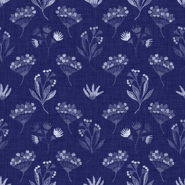 Indigo blu fiore blocco stampa tinto lino texture sfondo. Senza soluzione di continuità tessuto giapponese ripetizione batik modello campione. Stampa di blocchi di sfocatura organica floreale su tutto il tessuto. — Foto Stock