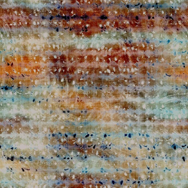 Blurry watercolor glitch Latar belakang tekstur strip artistik. Pendarahan tidak teratur mengikat pola pewarna mulus. Ombre terdistorsi boho batik seluruh cetak. Berbagai efek basah gelap bergaris-garis trendi. — Stok Foto