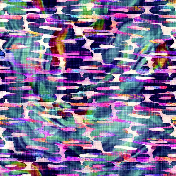 Bulanık gökkuşağı arızalı kamuflaj dokusu. Düzensiz kanayan suluboya kravat, dikişsiz boya deseni. Ombre boho batik kamuflajını her yerde bozmuş. Değişik moda daldırma ıslak etkisi.