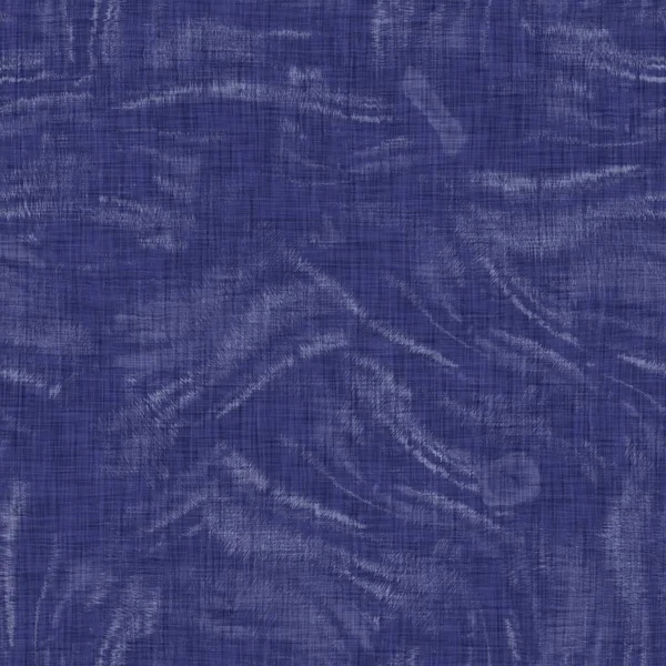 Kusursuz çivit benekli doku. Mavi örülmüş boro pamuk boyalı efekt arka planı. Japonlar batik direncini tekrarlıyor. Sıkıntılı kravat boyası beyazlatıcı. Asya füzyon izin veren kimono tekstili. Giysi izi.