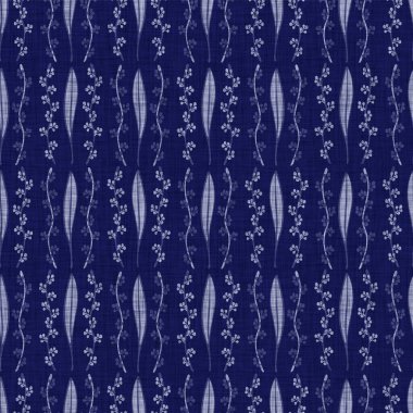 İndigo mavisi çiçek bloğu boyanmış keten desenli arka plan. Kusursuz örülmüş Japonlar batik kumaş örneklerini tekrarlıyorlar. Çiçeksel organik bulanık blok izleri tekstilin her yerinde.