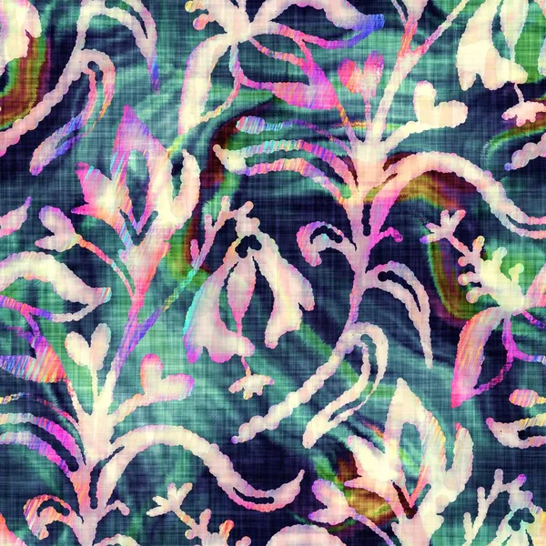 Blurry arco-íris glitch artístico fundo textura floral. Irregular sangramento aguarela gravata padrão sem costura. Ombre flor do boho distorcida por toda a impressão. Variegated efeito molhado mergulhando na moda. — Fotografia de Stock