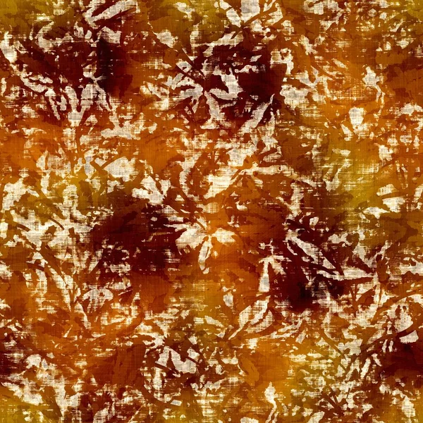 Nahtloser moderner Sepiabraun-Blume-Hochdruck. Grunge Aquarell Textur floralen Hintergrund. Abgenutzter fleckig verwaschener Mustertextilstoff. Malerisch verschwommenes Leinen fällt überall auf den Druck — Stockfoto