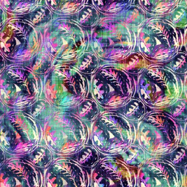 Bulanık gökkuşağı arızası, sanatsal yaprak dokusu. Düzensiz kanayan suluboya kravat, dikişsiz boya deseni. Ombre 'nin boho yaprağı her yere dağılmış. Değişik moda daldırma ıslak etkisi.