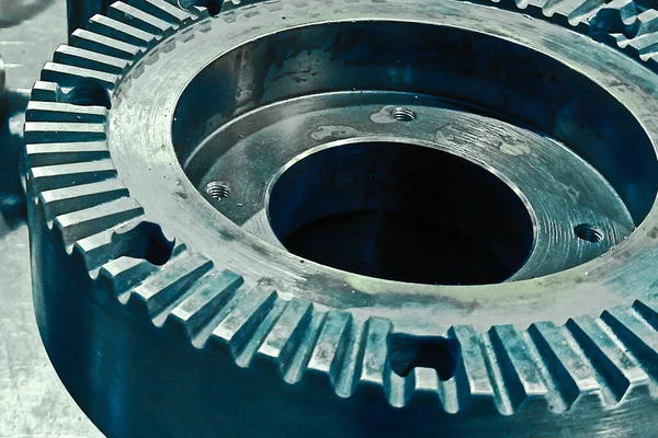 Concentrazione Selettiva Morbida Frammento Ingranaggio Superficie Metallo Scuro Sfondo Industriale — Foto Stock