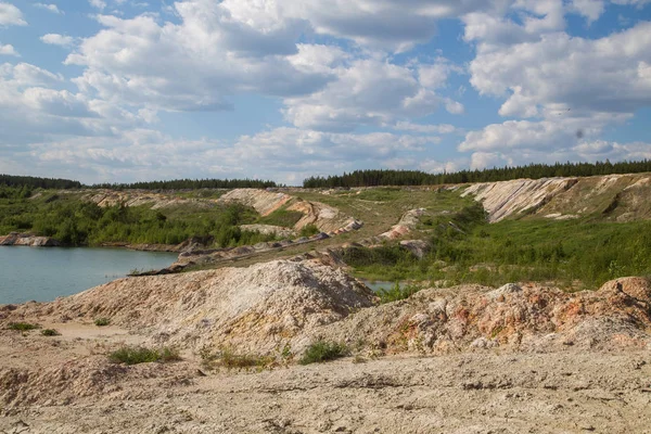 Terapia Arcilla Kaolin Pozo Abierto Con Lago Agua Azul — Foto de Stock