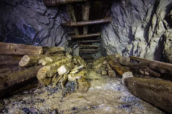 Deriva Del Túnel Del Eje Del Mineral Mina Oro Con — Foto de Stock