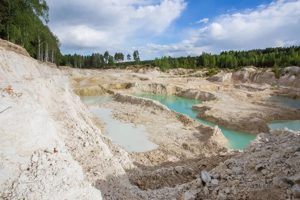 Açık çukur beyaz çin kil cevheri kaolin ocağı maden madencilik teknolojisi