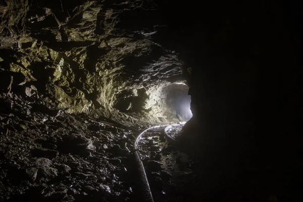 Podziemny Tunel Kopalni Chromu Szynami Zdjęcia Stockowe bez tantiem