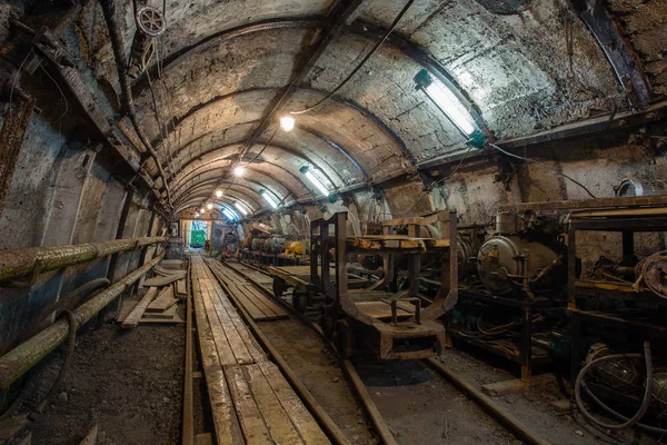 Túnel Subterráneo Minas Carbón Con Rieles Imagen De Stock