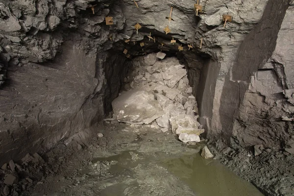Mina Oro Mineral Túnel Deriva Derrumbó Subterráneo Abandonado —  Fotos de Stock