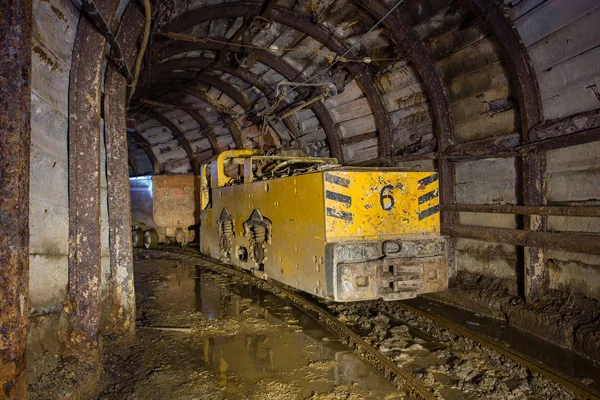 Locomotora Eléctrica Túnel Minero Subterráneo — Foto de Stock