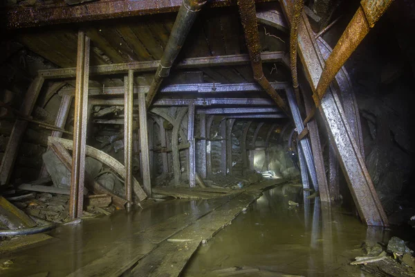 Miniera Oro Pozzo Tunnel Deriva Con Rotaie Sotterranee — Foto Stock