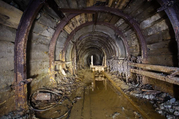 Miniera Oro Pozzo Tunnel Deriva Con Rotaie Sotterranee — Foto Stock