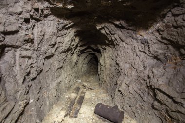 Altın madeni cevher şaft tünel sürüklenme yeraltı