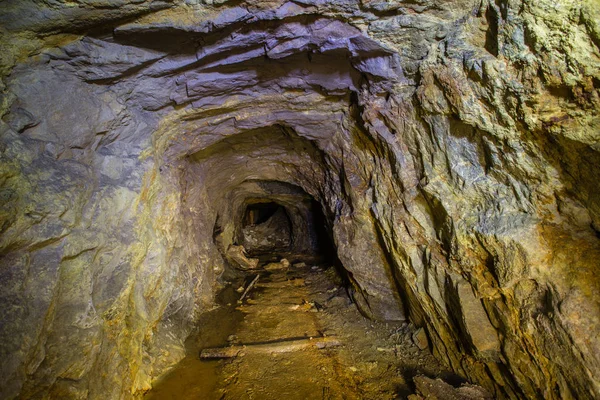 Podzemní Opuštěné Zlato Železo Ruda Šachta Tunel Galerie Průchod — Stock fotografie