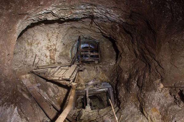 Paso Subterráneo Abandonado Galería Del Túnel Mina Mineral Hierro Oro — Foto de Stock