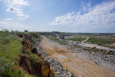 Açık çukur kireçtaşı ocağı maden madencilik teknolojisi