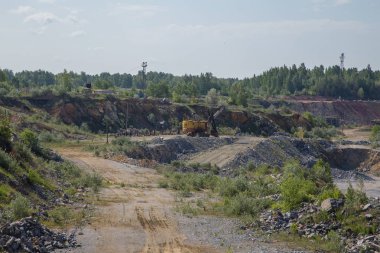 Açık çukur kireçtaşı ocağı maden madencilik teknolojisi
