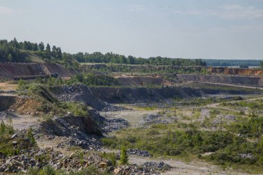 Açık çukur kireçtaşı ocağı maden madencilik teknolojisi