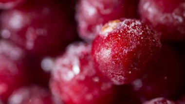 bir sürü yabani çilek