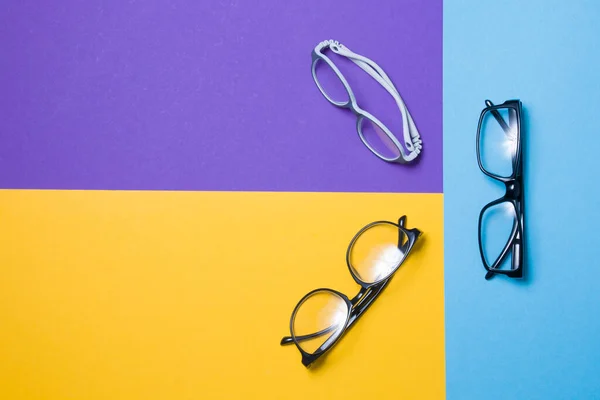 Varios Pares Gafas Encuentran Sobre Fondo Color Gafas Para Adultos — Foto de Stock