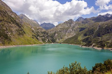 Il Lago del Barbellino, bacino suni durum sopra Valbondione, in alta Valle Seriana, somurtkan Prealpi Orobie Bergamasche.