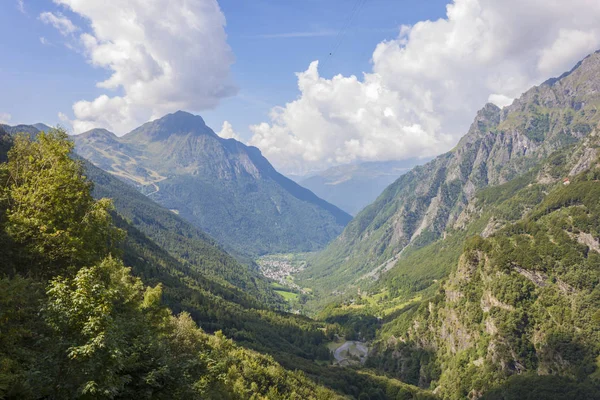 Una Veduta Valbondione Dall Alto Alta Valle Seriana Sulle Prealpi Zdjęcie Stockowe