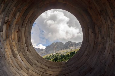 'Göz' Dolomites için Latemarium üzerinde görüldü latemar massif,