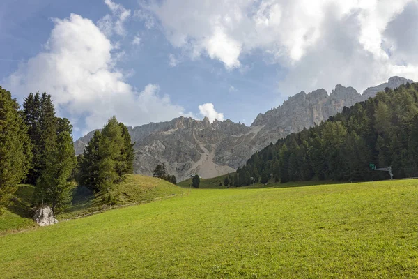 Latemar Uma Famosa Montanha Nas Dolomitas Tirol Sul Trentino Itália — Fotografia de Stock