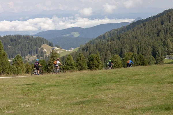 Passeios Bicicleta Montanha Nos Caminhos Val Ega Oberedden Sul Tirol — Fotografia de Stock