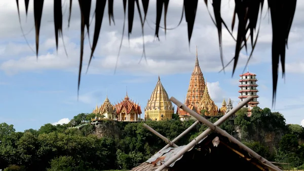 Wat Thum Sua Στον Γαλάζιο Ουρανό Καντσαμπούρι Ταϊλάνδη — Φωτογραφία Αρχείου