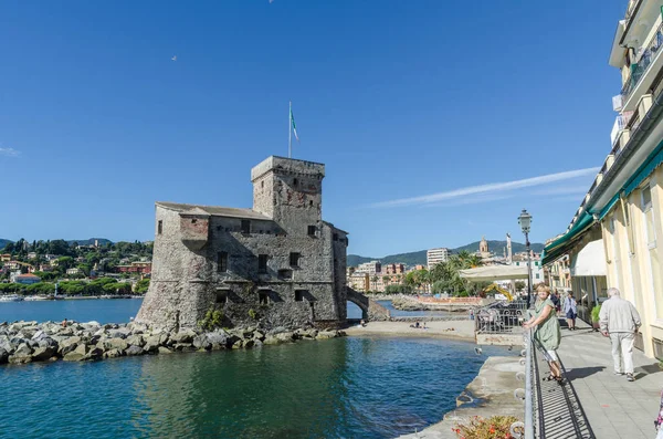 Rapallo Itália Outubro 2018 Velho Castelo Calçadão Rapallo Junto Mar — Fotografia de Stock