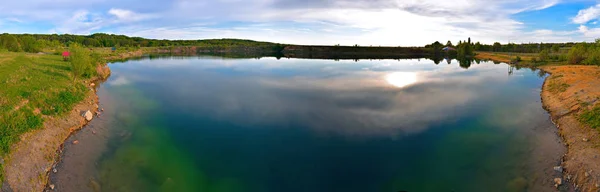 Grande vista do lago — Fotografia de Stock