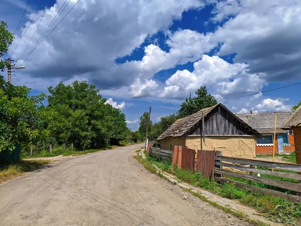 Yazın Ukrayna Köyünün Tipik Manzarası — Stok fotoğraf