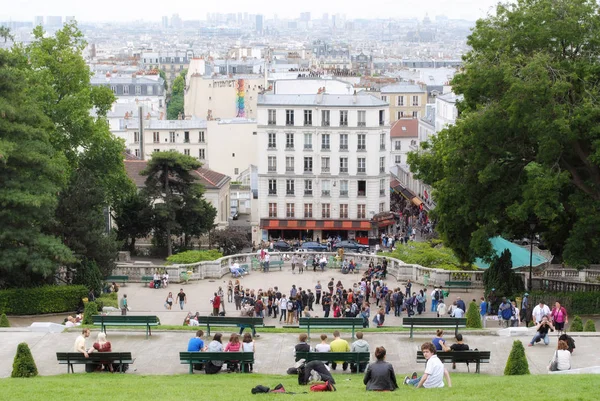 Paris Fransa Haziran Parisians Ziyaretçiler Üzerinde Montmartre Sacré Coeur Iniş — Stok fotoğraf